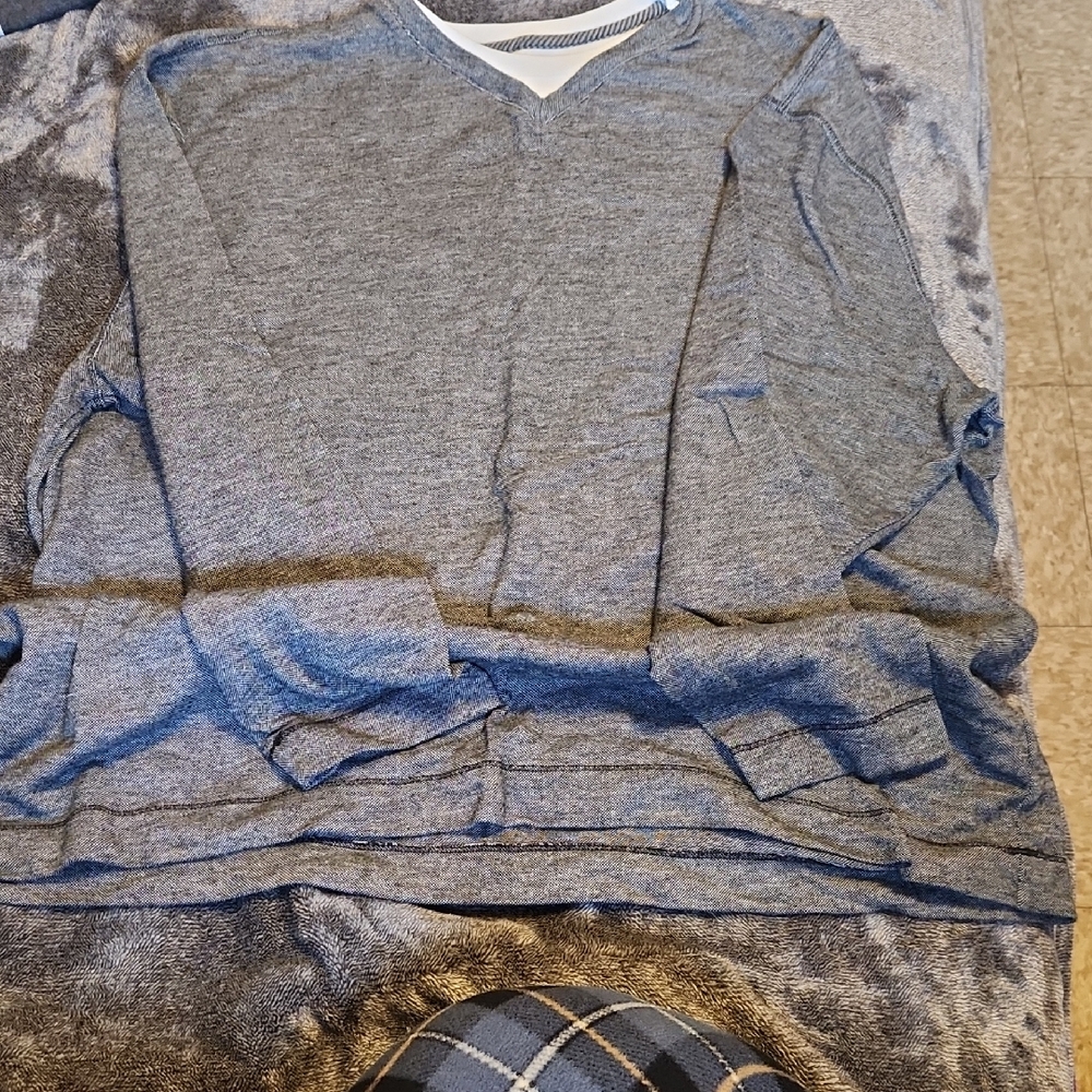 Men's V-Neck Long Sleeve Sweater - Heather Gray